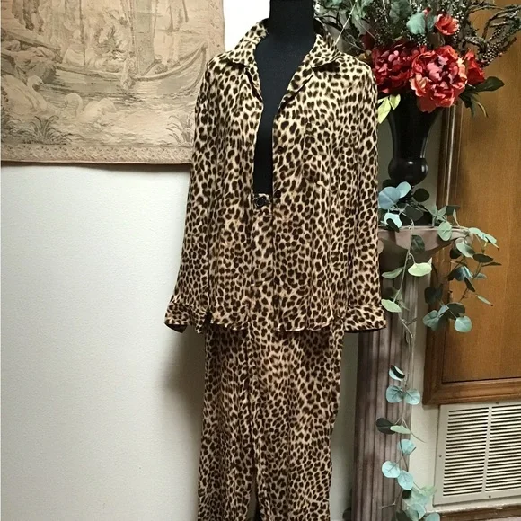 Zara Animal Print Pants & Blouse Set - Picture 2 of 10